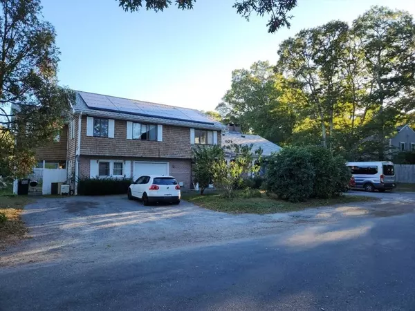 15 Sterling Rd, Barnstable, MA 02601