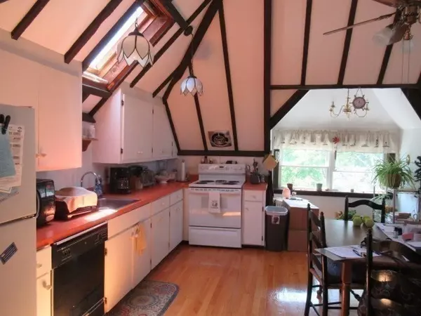 Danvers, MA 01923,6 Poplar Street #3