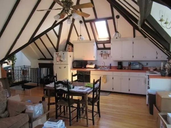 Danvers, MA 01923,6 Poplar Street #3