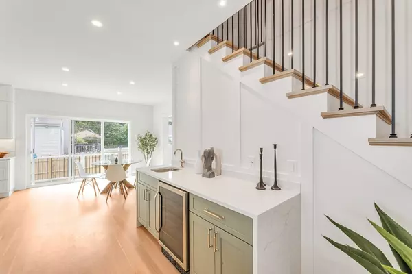 Dedham, MA 02026,47 Corbett Ave #47