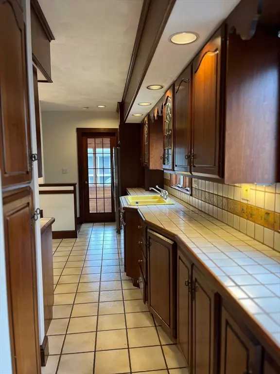 Arlington, MA 02476,42 School St #2