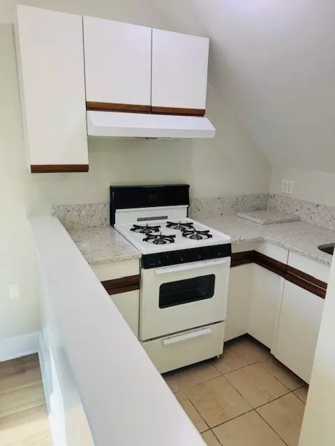 Waltham, MA 02453,72 Adams Street #A