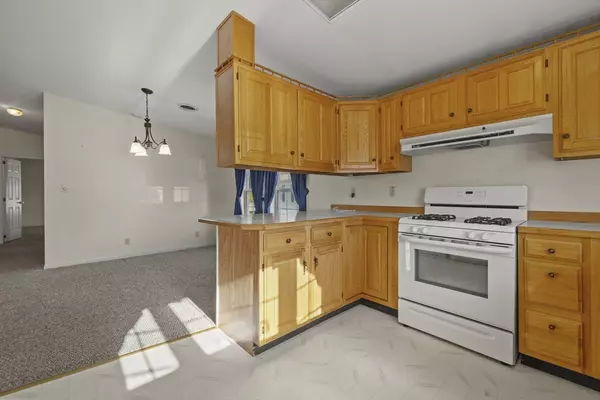 Taunton, MA 02780,193 Tremont Street #124