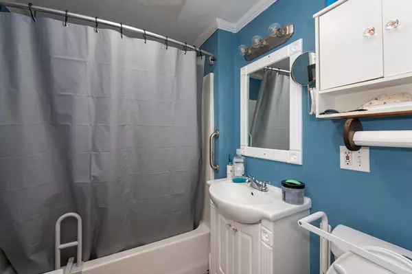 Haverhill, MA 01830,17 Arlington St