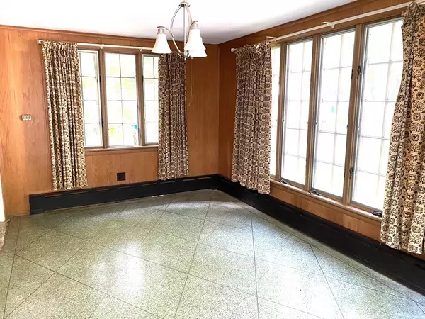 Holden, MA 01520,463 Bailey Rd #1