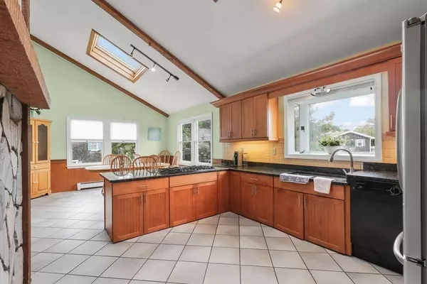 Falmouth, MA 02556,9 Seascape Ln