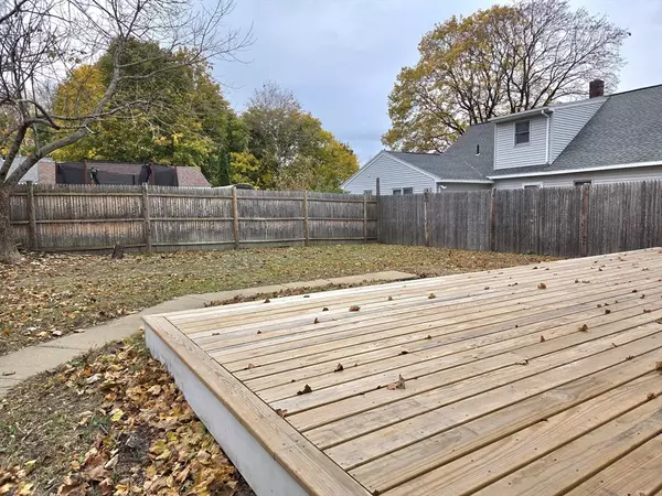 Oxford, MA 01540,11 Sutton Ave