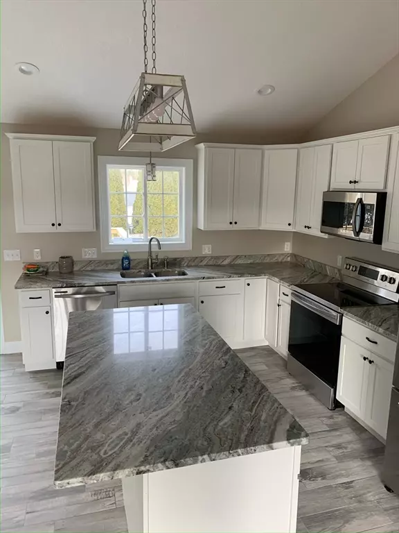 Chicopee, MA 01013,86 Beaumont Ave