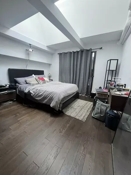 12 Locust #3D, Everett, MA 02149