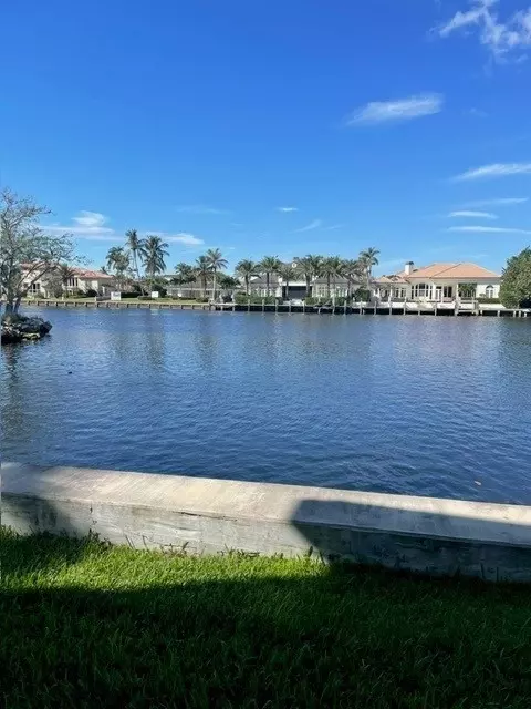 1166 Hillsboro Mile #8, Deerfield, FL 33062