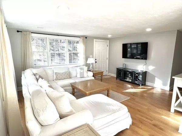 Falmouth, MA 02536,495 Sandwich Rd