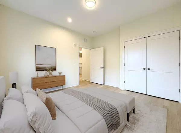 Franklin, MA 02038,90 E Central St #105