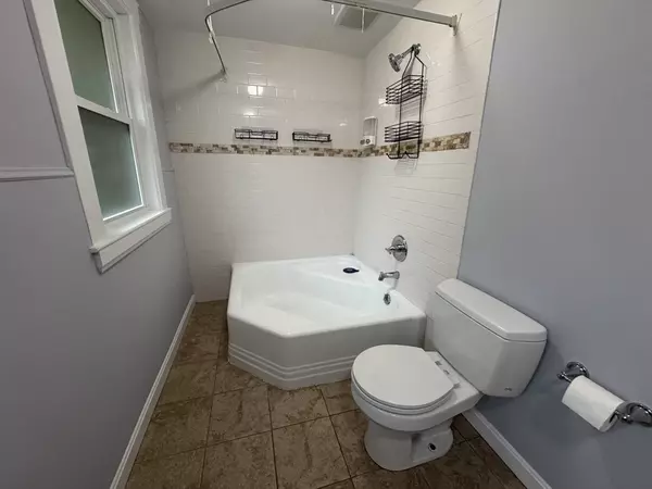 Norwood, MA 02062,21 Savin Ave #2