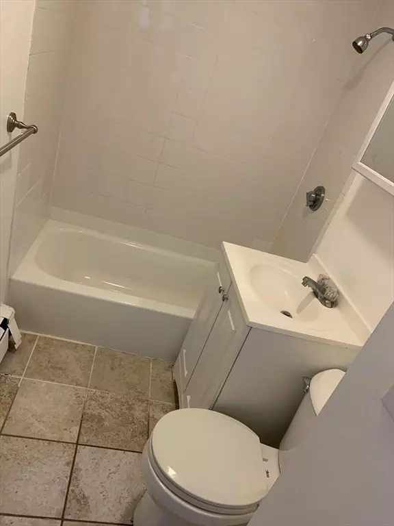 Chelsea, MA 02128,102 Beacon St #2B