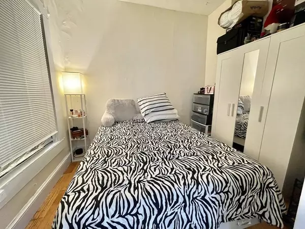 Boston, MA 02115,337 Beacon Street ##9