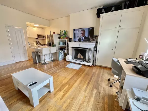 Boston, MA 02115,337 Beacon Street ##9