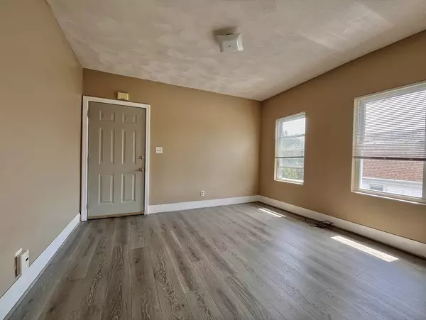 Everett, MA 02149,25 Oakland Ave #3R