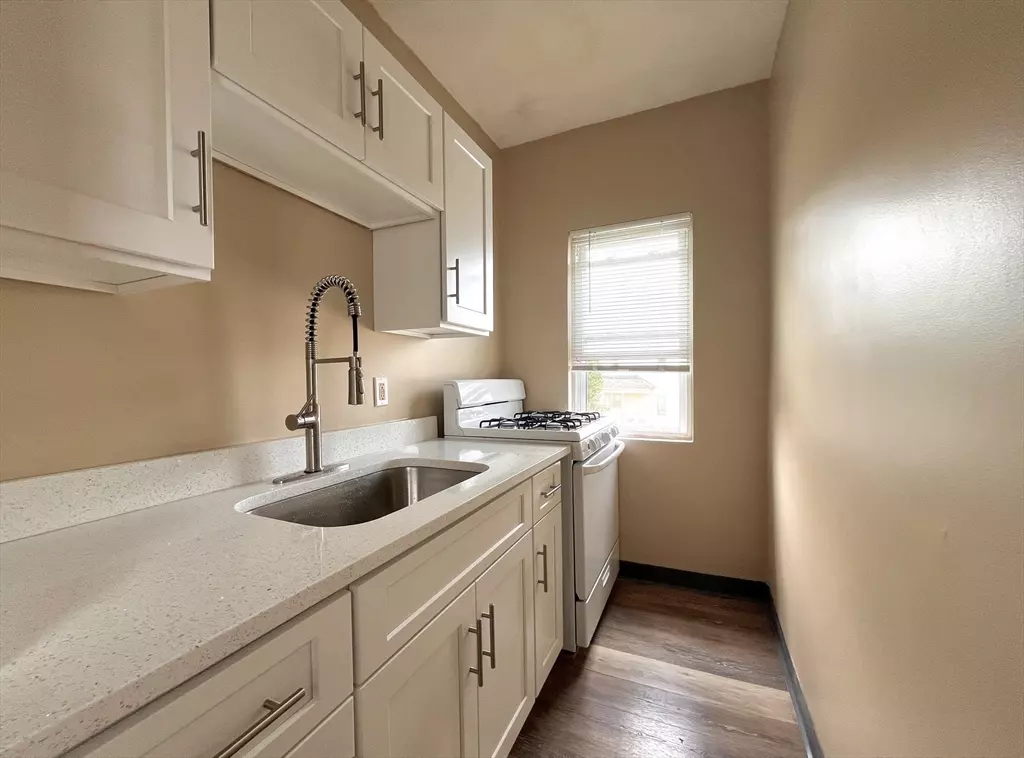 Everett, MA 02149,25 Oakland Ave #3R