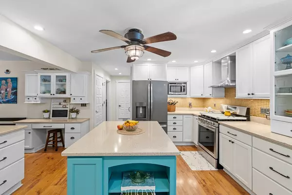 Dartmouth, MA 02747,751 Hixville Rd