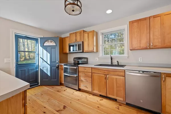 North Brookfield, MA 01535,9 Town Farm Rd