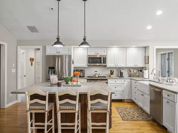 North Andover, MA 01845,29 Heath Rd