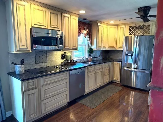 Northbridge, MA 01588,1192 Hill St