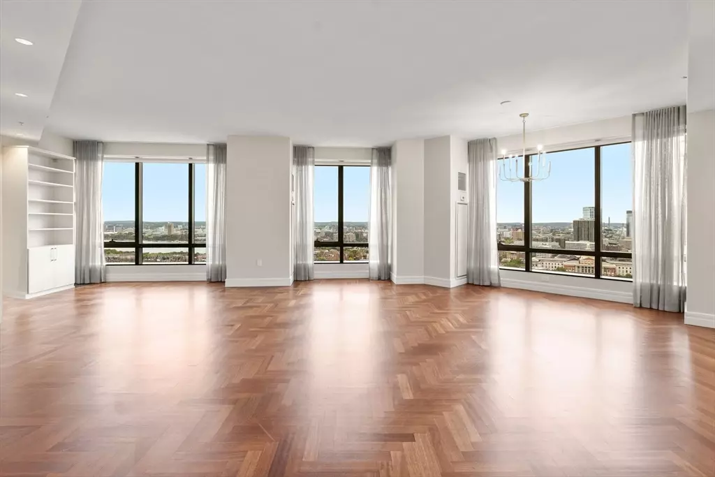 Boston, MA 02111,1 Avery #33A