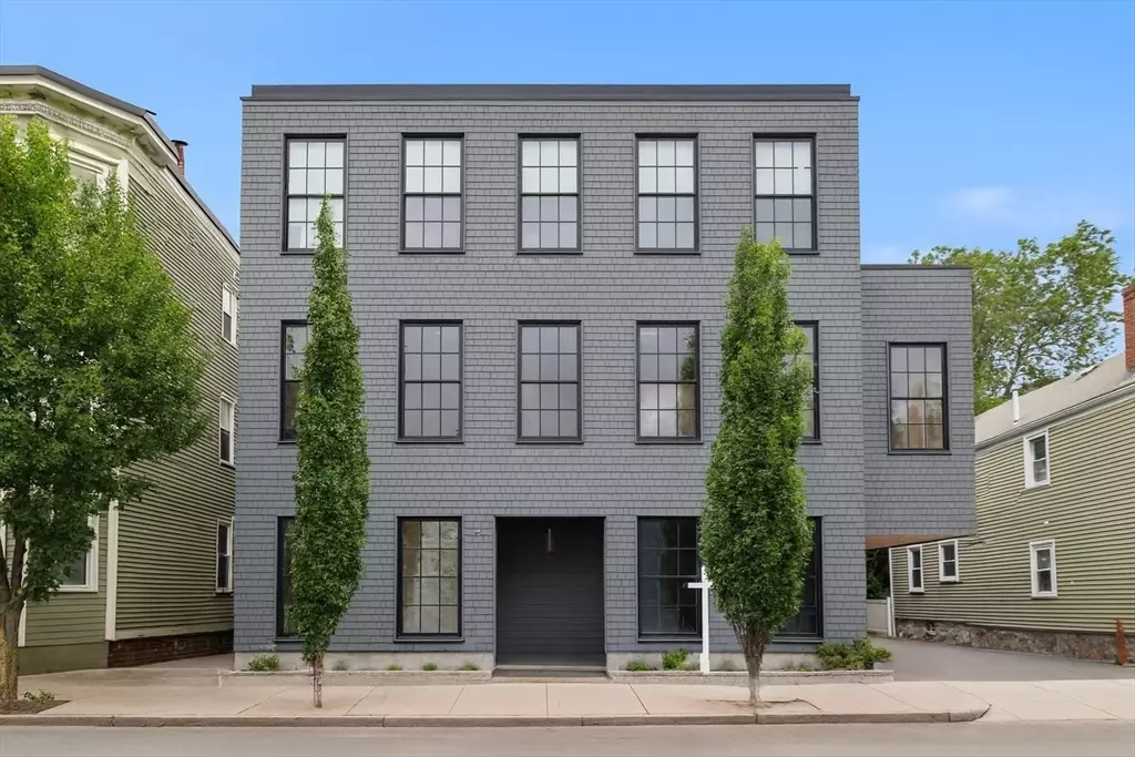 Boston, MA 02127,618 East 2nd St #2