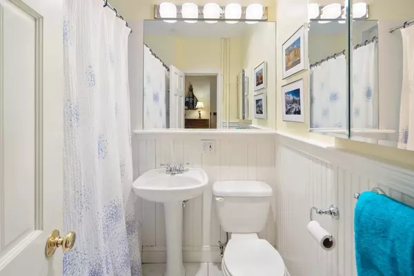 Boston, MA 02114,111 Pinckney St #2