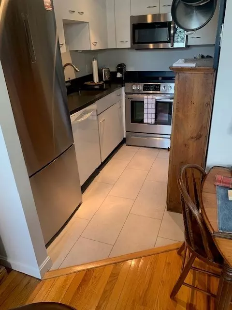 Boston, MA 02116,341 Beacon #5A