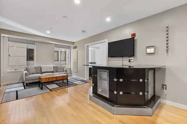 Boston, MA 02110,80 Broad St #805