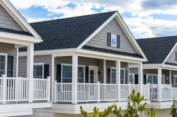 Salisbury, MA 01952,44 Railroad Ave #6