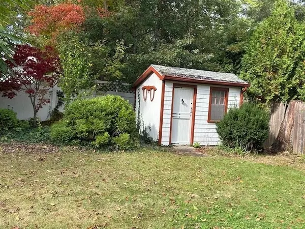 Dartmouth, MA 02747,73 Juliette St