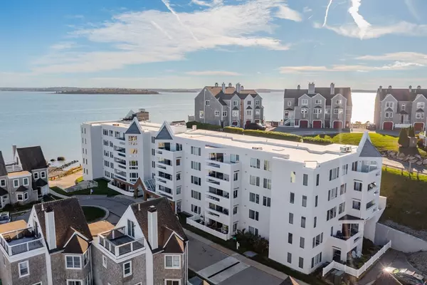 Hull, MA 02045,1 Commodore Ct #202