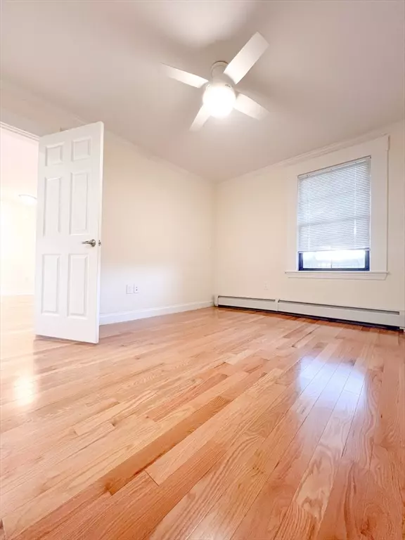 Newton, MA 02467,219 Commonwealth Ave #21