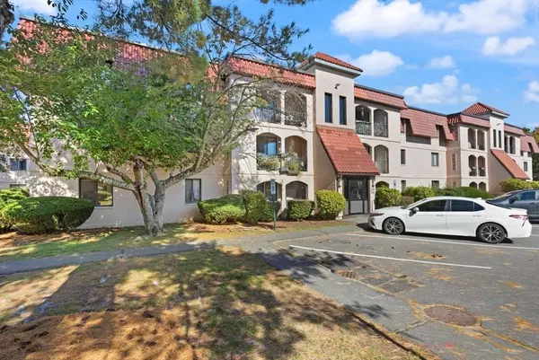 Brockton, MA 02301,685 Oak Street #24-3