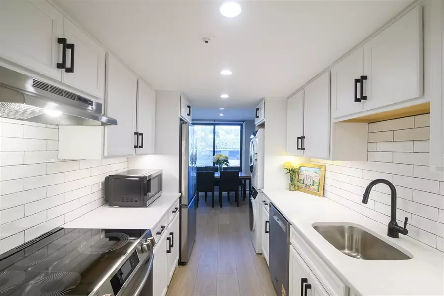 49 Melrose St #1H, Melrose, MA 02176