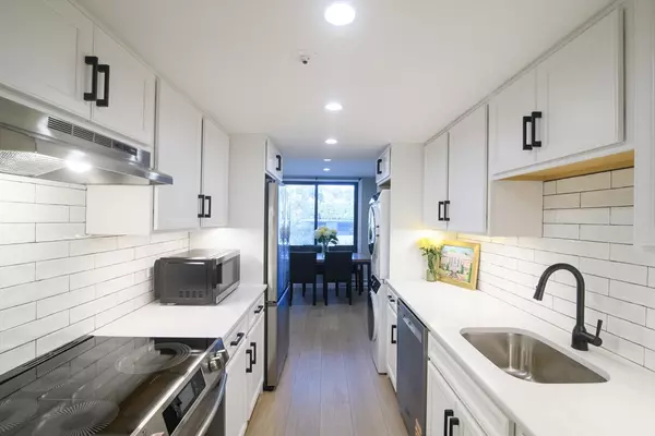 49 Melrose St #1H, Melrose, MA 02176