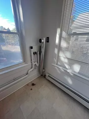 Uxbridge, MA 01569,27 Douglas Street #2