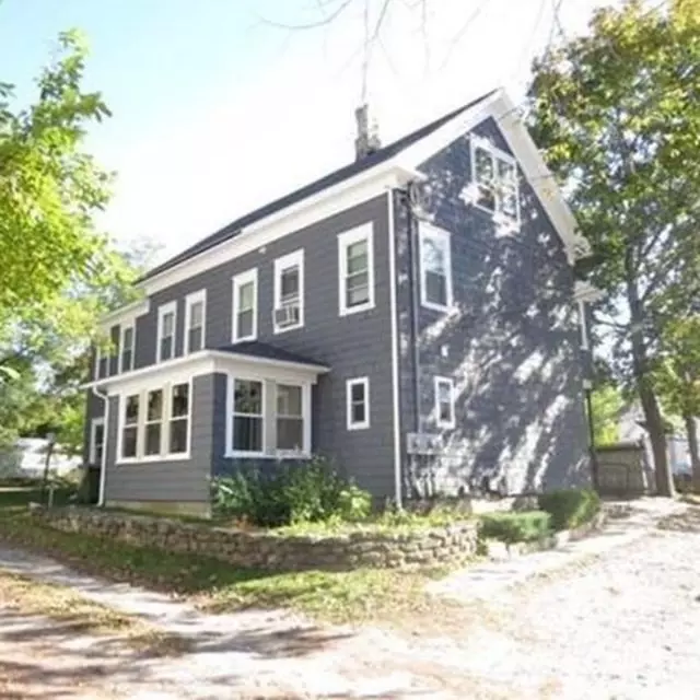 Uxbridge, MA 01569,27 Douglas Street #2