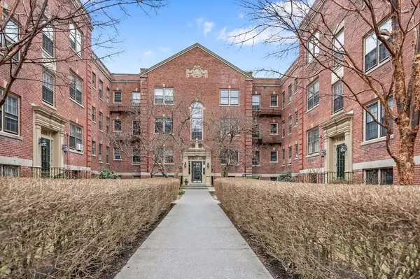 56 Elm St #1, Worcester, MA 01609