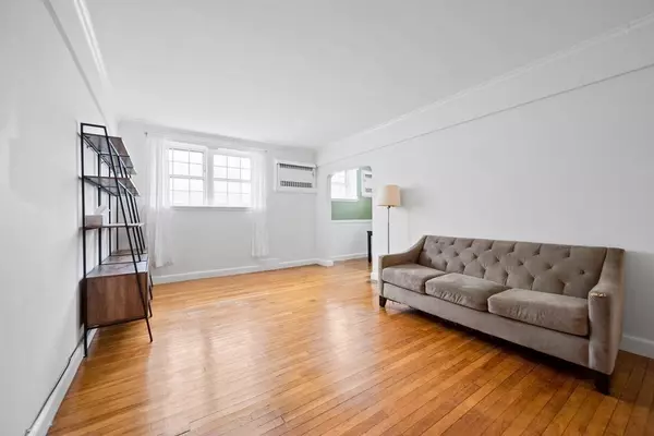 Worcester, MA 01609,56 Elm St #1