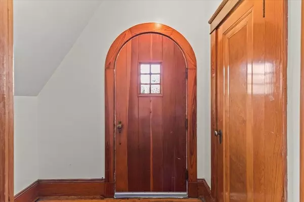 Acushnet, MA 02743,52 Garfield St