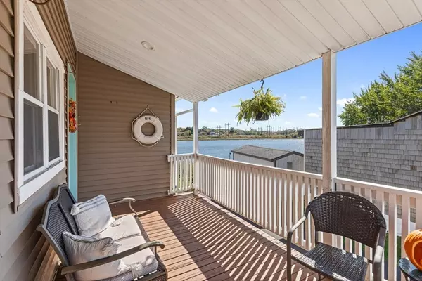 Swansea, MA 02777,30 Front St