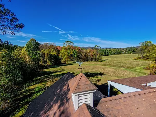 Granby, MA 01033,121 Cold Hill Rd