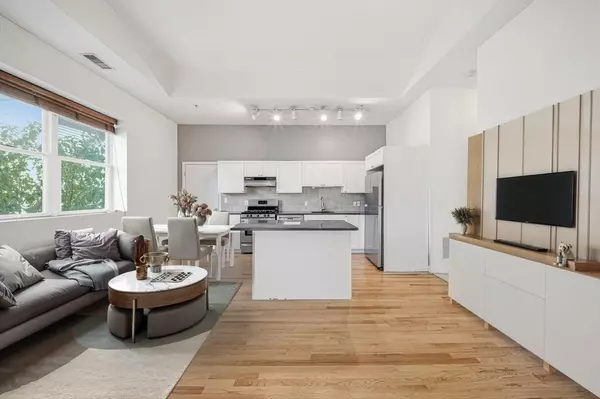 156 Chelsea St #103, Boston, MA 02128