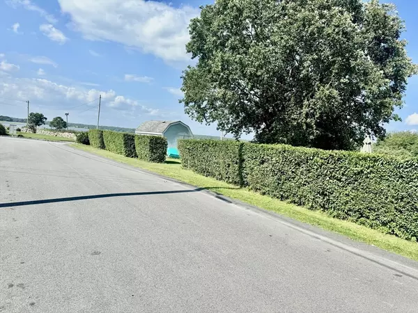 Fairhaven, MA 02719,82 Raymond St