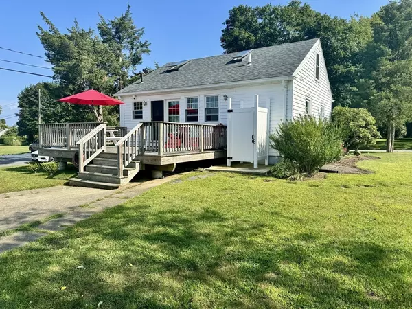 Fairhaven, MA 02719,82 Raymond St