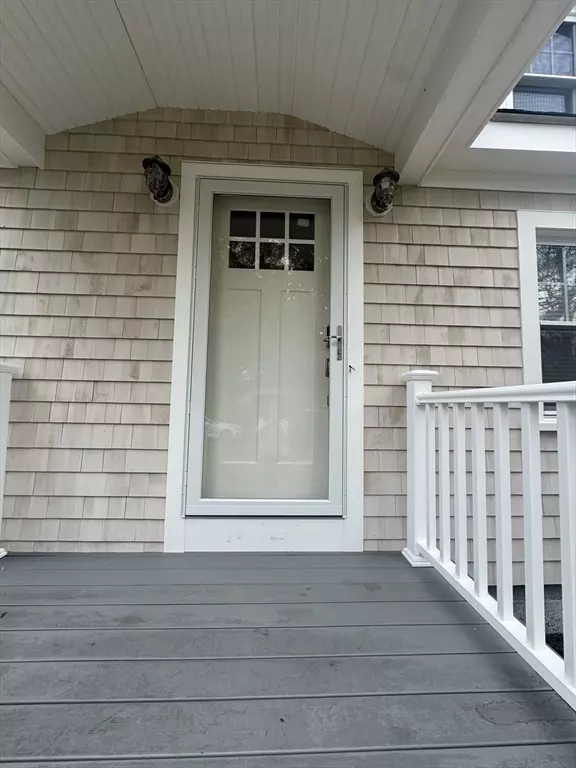 Fairhaven, MA 02719,82 Raymond St