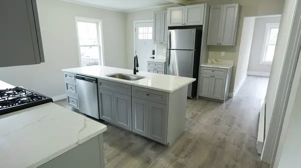 Spencer, MA 01562,26 Maple St